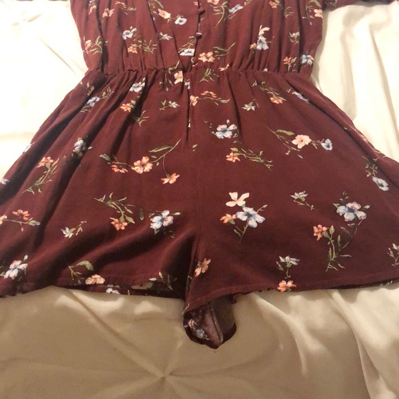 Floral romper from pacsun - Picture 4 of 5